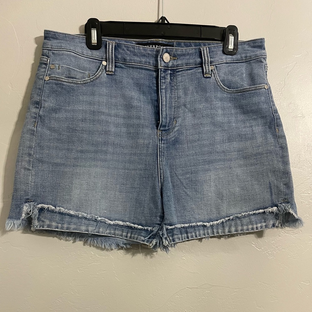 LIverPool LA high waisted jeans shorts size 10/30